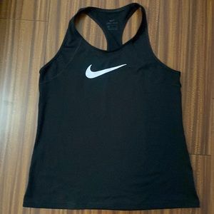 😍 Cute Nike Dri-Fit workout top! NWOT